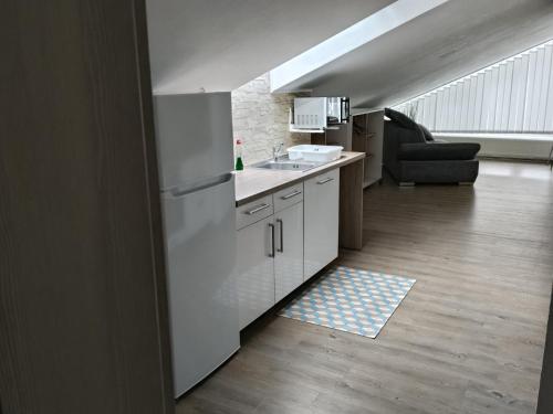 кухня, Work & Stay Peine, Parkplatz, WLAN, Küche inkl (Work & Stay Peine, Parkplatz, WLAN, Kuche inkl) in Пейне