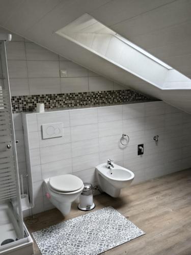 Ванна кімната, Work & Stay Peine, Parkplatz, WLAN, Küche inkl (Work & Stay Peine, Parkplatz, WLAN, Kuche inkl) in Пейне