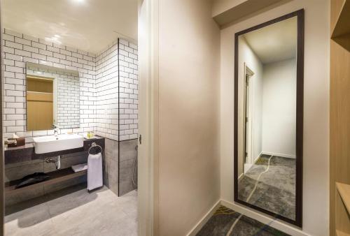 Badkamer, Hilton Garden Inn Kuala Lumpur Jalan Tuanku Abdul Rahman North in Kuala Lumpur