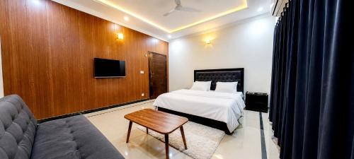 Opal Orchid House - image 6