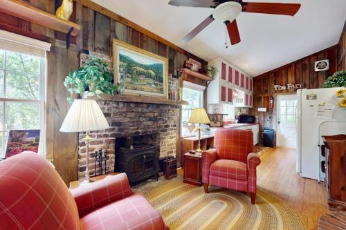 Dreamy Farmhouse in Mills River (NC)