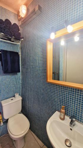 Bathroom, Studio plein centre Montpellier a 5 min de Gare et Place Comedie in Montpellier