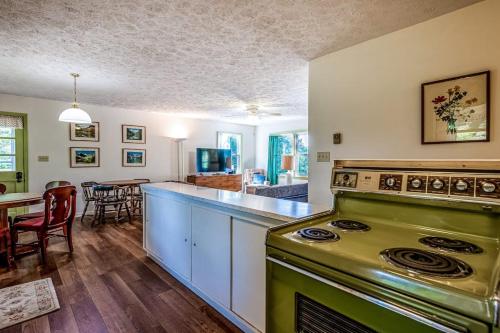 Hood Upper in Lake Junaluska, USA