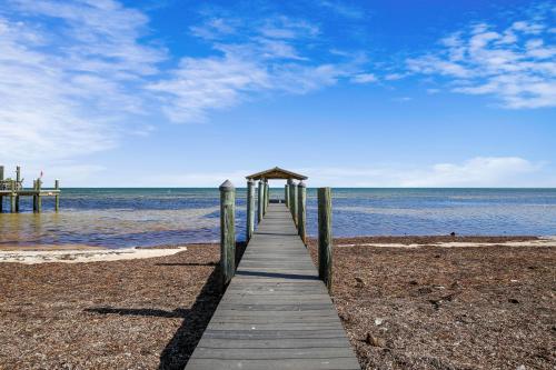 LK04aFLR Turtle Beach Retreat in Layton (FL)
