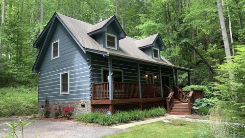 Hickory Creek Hideaway in Maggie Valley, USA