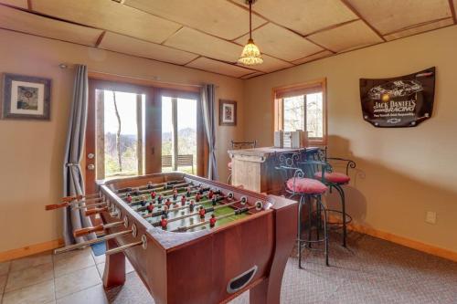 3 Bed 3 Bath Vacation home in Sylva in Sylva, USA
