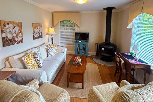 Stone Cottage 1973 in Lake Junaluska, USA