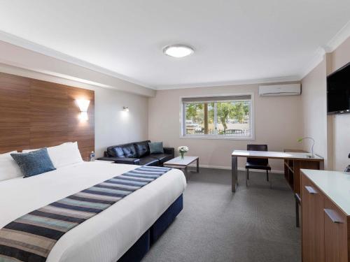 Mercure Wagga Wagga Room Type - Privilege King Room
