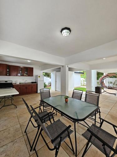 Sunset Villa in Vega Baja Beach, Puerto Rico in 上維加