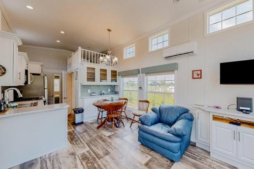 Tiny Charmer in Hendersonville, USA