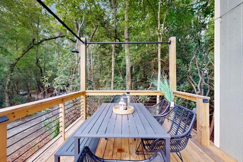 Cozy Lakeview Cottage in Mills River (NC)