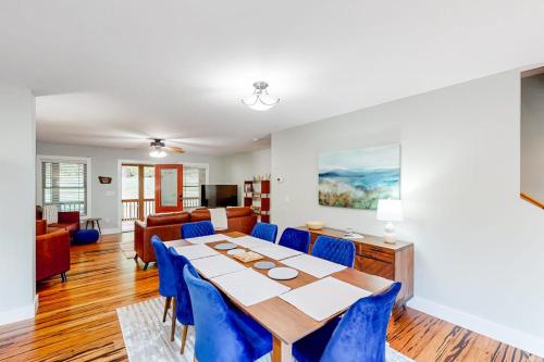 The Retreat at Fern Cove in Pisgah Forest, USA