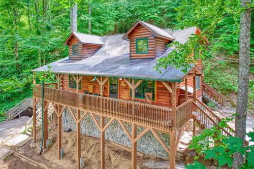 Forest Hideaway in Maggie Valley, USA