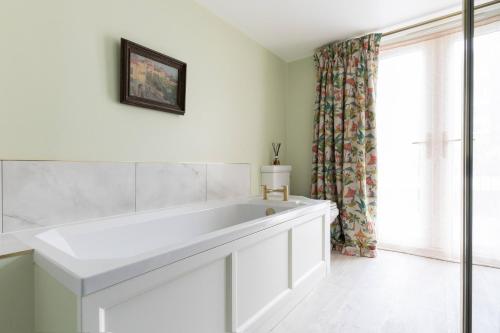 Courtfield Mews - image 12