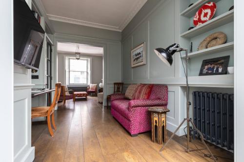 Charlwood Place by onefinestay - image 5