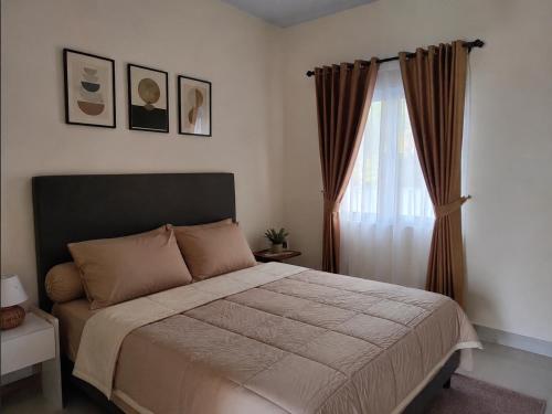 Rozana Lolika Casa