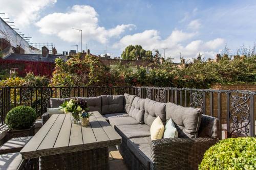 Ovington Gardens - image 2