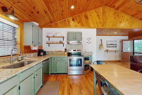 Happy Top Hideaway - image 6