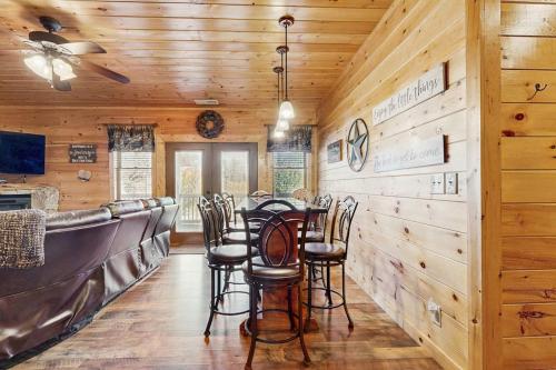 4 Bed 3 Bath Vacation home in Bryson City in Bryson City, USA