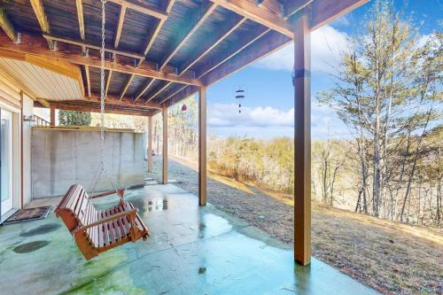 Mountain Hideaway in Almond, USA