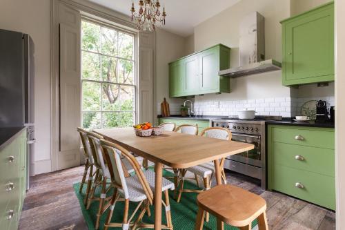 Canonbury Park North II - image 13