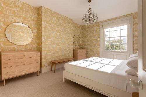 Canonbury Park North II - image 12