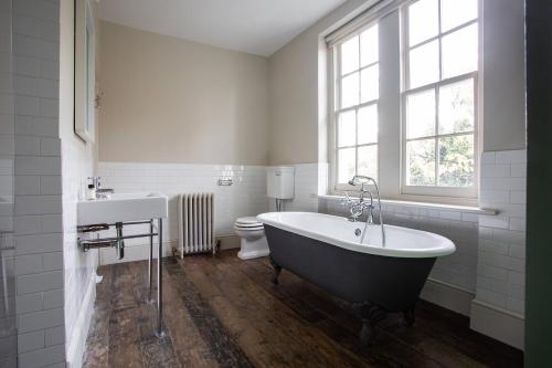 Canonbury Park North II - image 2