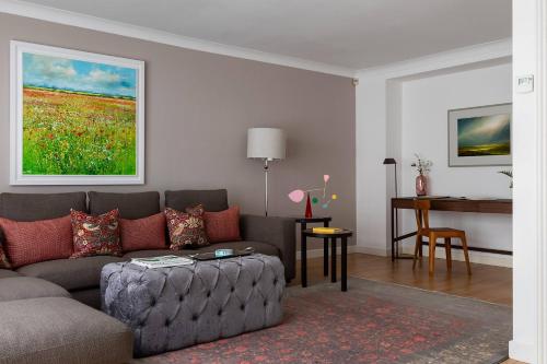 Canning Place Mews - image 5