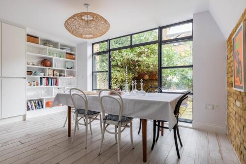 Radipole Road IV by onefinestay - image 2