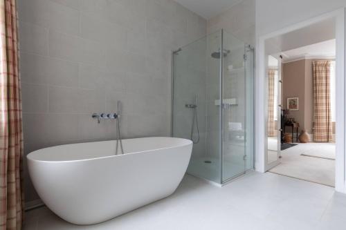 Radipole Road IV by onefinestay - image 10