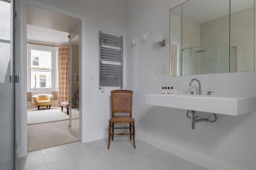 Radipole Road IV by onefinestay - image 12