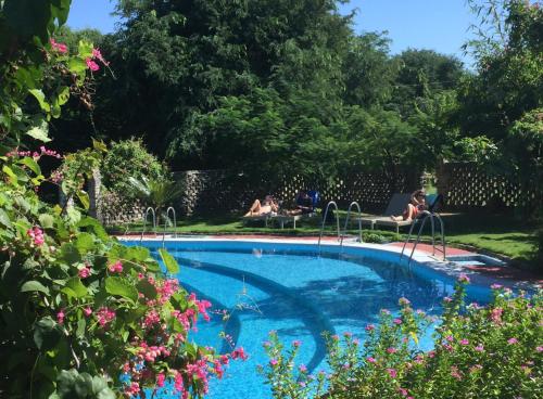 Piscina, Lei Thar Gone Guest House in Yenangyaung