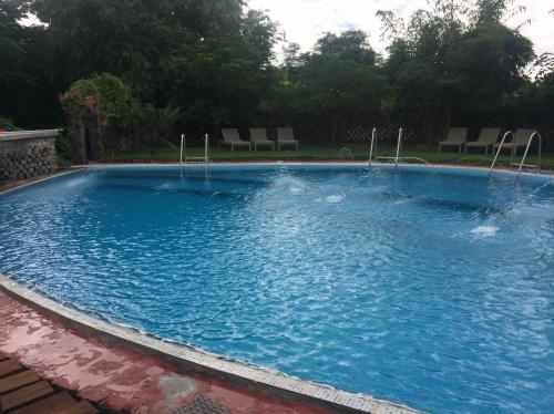 Piscina, Lei Thar Gone Guest House in Yenangyaung