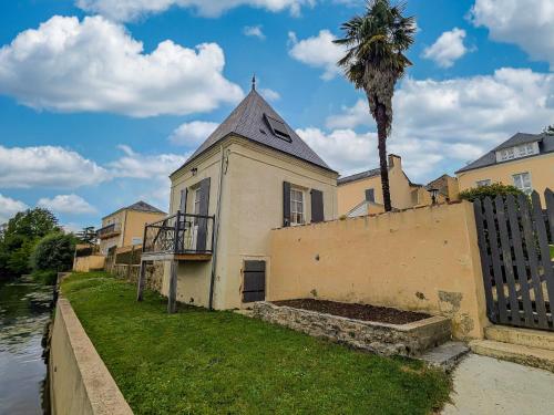 . Gîte rénové au bord de la Sarthe, calme et parking privé - FR-1-410-460