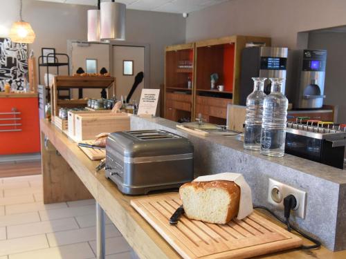 Toit ja joogid, hotelF1 Laval in Laval