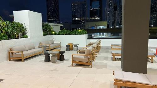 Swimming pool, Luxery New Studio in Dowtown Miami in Other