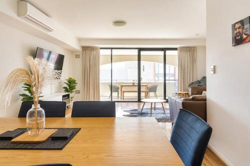 Spacious Freo Apt Bbq Balcony & 2 Cars - Fremantle