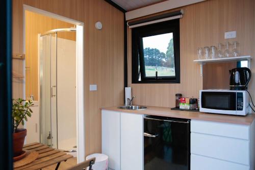 Bayview Paradise by Tiny Away in Diamond Harbour