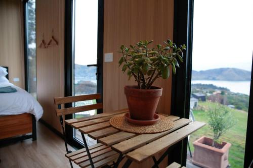 Bayview Paradise by Tiny Away in Diamond Harbour