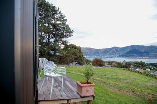Bayview Paradise by Tiny Away in Diamond Harbour