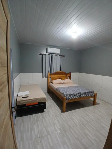 1 double bed, 1 twin bed