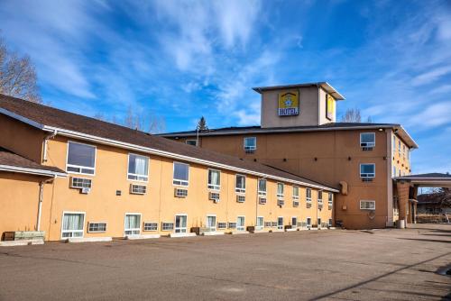 . Lone Star Hotel