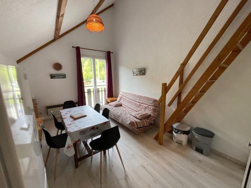 Studio en duplex, animaux OK - 4 pers. face aux pistes - FR-1-787-152 – khách sạn tại Le Lioran