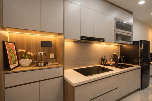 Kitchen, Lang Retreat Apartment - Resort Pool & Elite Gym in Phuoc Kien