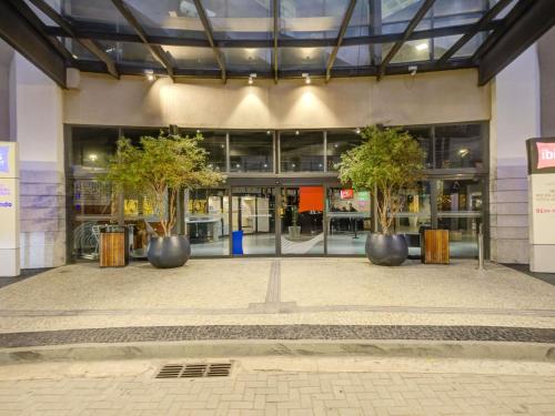 Exterior view of ibis budget Rio de Janeiro Nova America
