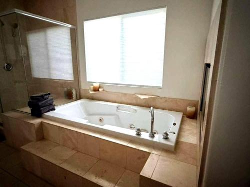 Gated King-Suite Villa W Pool Table & Fireplace! in Tarzana
