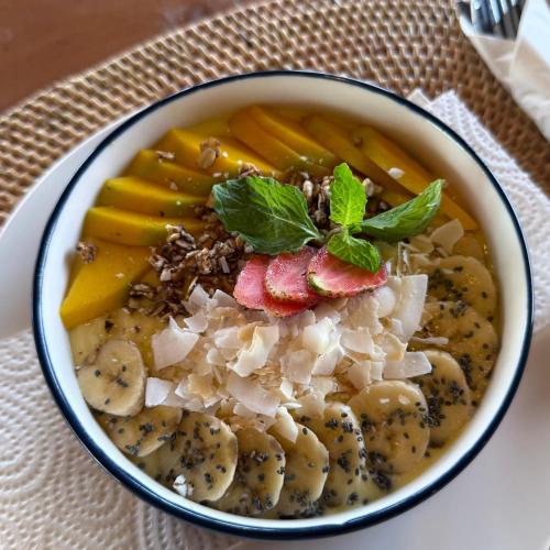 Food and beverages, Giri Rose Boutique Hotel in Selebung