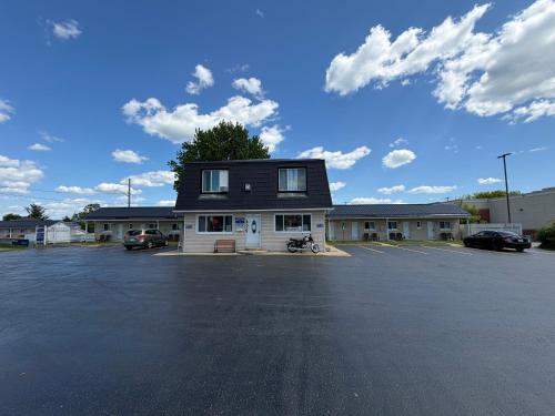 Perth Plaza Inn & Suites