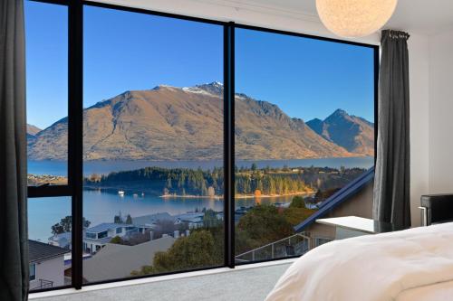 Southern Star Escape - Queenstown Holiday Villa - image 5