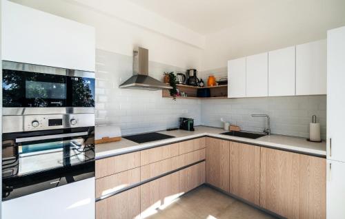 Amazing Home In Budva - image 3